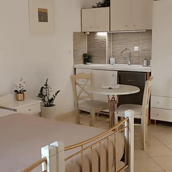 Actis studios 1, hotel v destinaci Stelida
