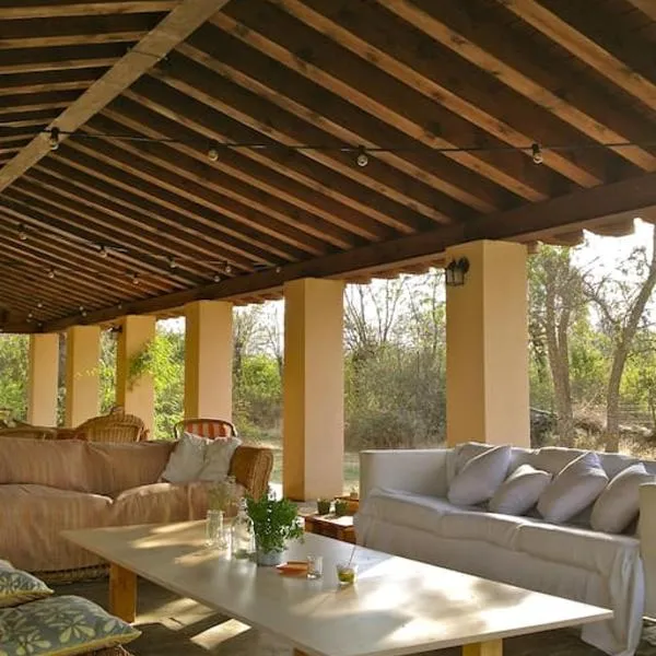 CASA RURAL LA FRESNEDA DE TENZUELA – hotel w mieście Segovia