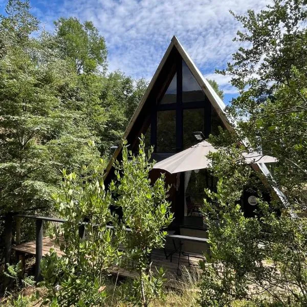 Refugio de bosque altos de ñancul, hotel in Ñancul