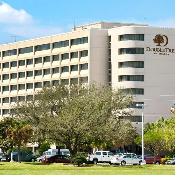 DoubleTree by Hilton Hotel Houston Hobby Airport، فندق في جنوب هيوستون