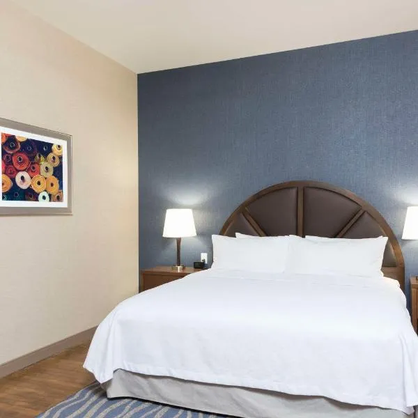 Homewood Suites by Hilton Grand Rapids Downtown, hotel in Comstock Park