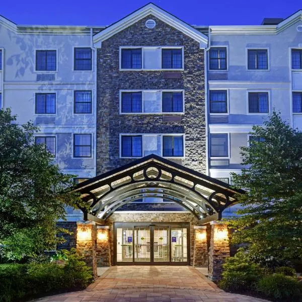 Homewood Suites by Hilton Eatontown, hotel v destinaci Eatontown