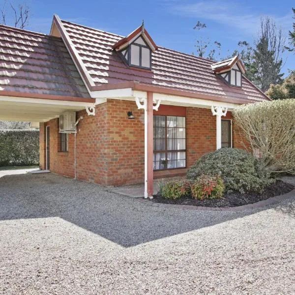 Cedar Cottage - Unit 3 Tudor Village、ブライトのホテル