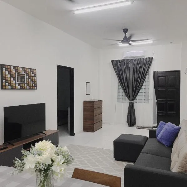 MamaShy Homestay Manjung -FREE WIFI-, hotel v destinaci Seri Manjung
