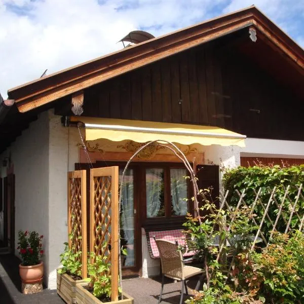 Häuserl, hotel in Garmisch-Partenkirchen