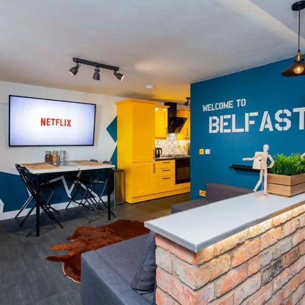 Funky City Apartment - Secure Parking - WiFi - Sleeps 6 - No Parties, hotel in Belfast