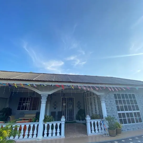 Teratak Tiga Homestay Padang Besar, hotel in Kaki Bukit