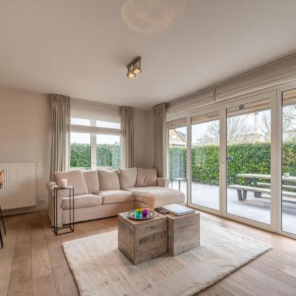 Beautiful beach-appartment between Knokke & Bruges, hotel v destinaci Zeebrugge