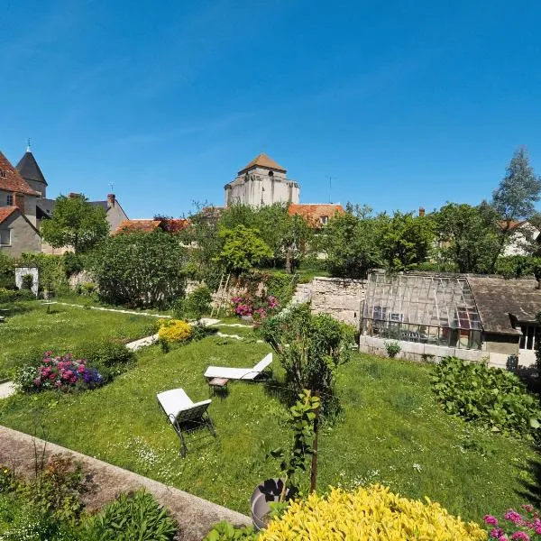 Le Jardin des Lys - Chambre d'hôte ou Appartement, hotel v destinácii La Roche-Posay