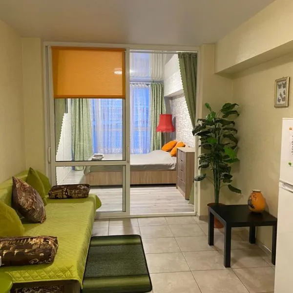 Сучасна квартира біля ТРЦ"Французький бульвар"15 лікарня!, hotel v destinaci Charkov