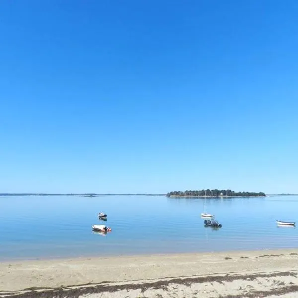 Meublé sur l'ILE DE TASCON à 300 m de la plage, hôtel à Saint-Armel