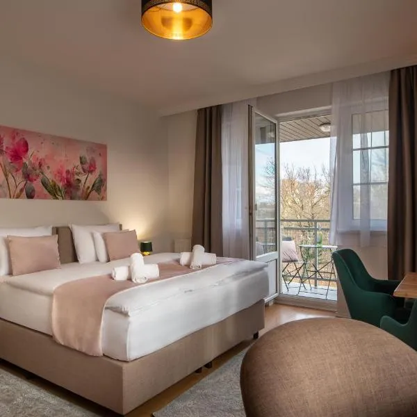 Holdvirág Hotel, hotel v destinaci Sárvár