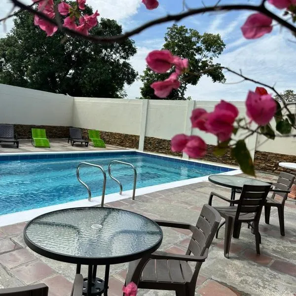 Monteverde Hotel, hotel v destinaci La Dorada