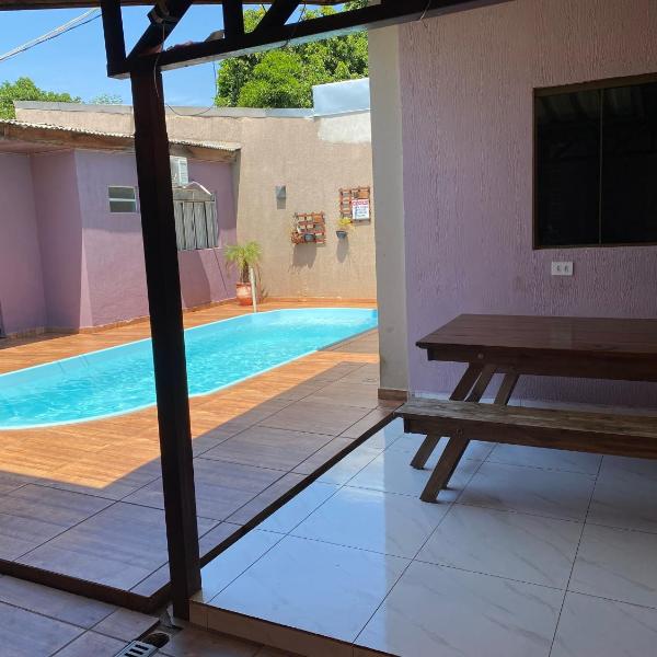 Casa c/ piscina e edícula