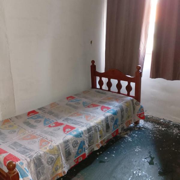 Quarto e banheiro particular