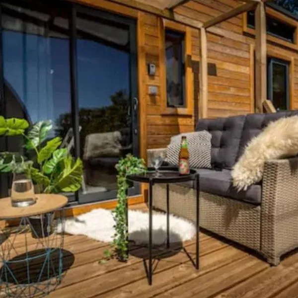 Tiny House - Home-One، فندق في Vorges-les-Pins