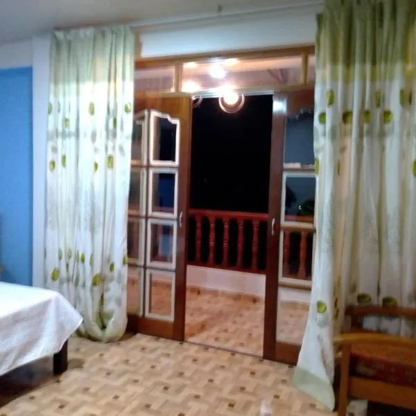 HOSPEDAJE LUCIANA´S - OXAPAMPA, hotel di Oxapampa