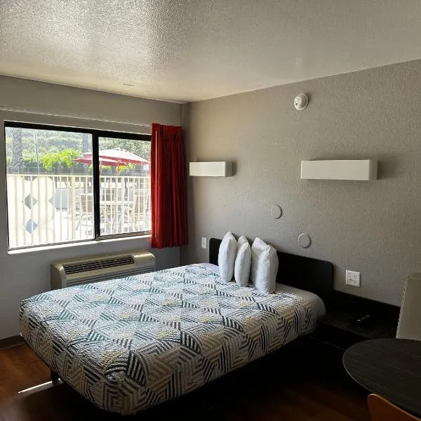Motel 6-San Diego, CA - Hotel Circle - Mission Valley, hotel di San Diego