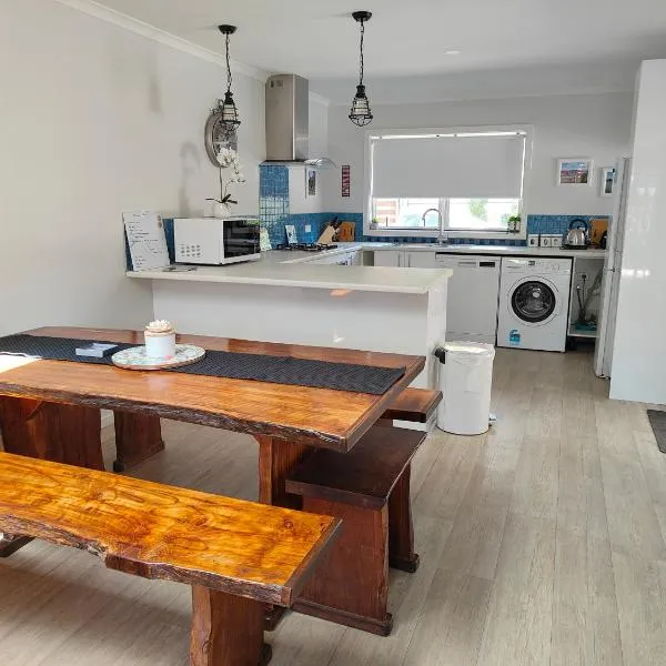 Kerikeri Sunny Modern 2 Bedroom Apartment, Hotel in Kerikeri