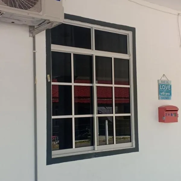 Rossy Homestay, hotel v destinaci Kuah