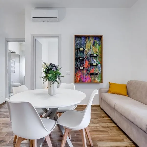 Ciampino Luxe -15min Termini, Airport and Train Station -, hotel in Ciampino