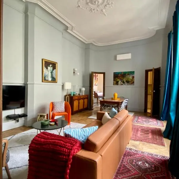 Maison ÉGLANTINE Historic 4 star with Air Conditioning, ξενοδοχείο στην Καρκασόν