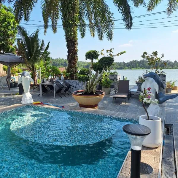 River Pool Villa, hotell i Tha Sae