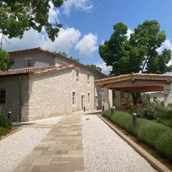 Château Lecusse - La Grande Roche - Hôtel, Spa, Boutique & Restaurant, hotel v destinácii Broze