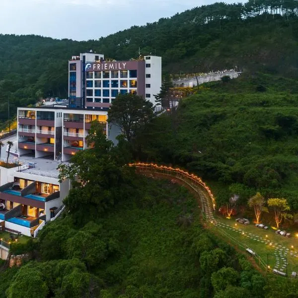 Friemily Pool Villa & Hotel, hotel in Changt'ŏ