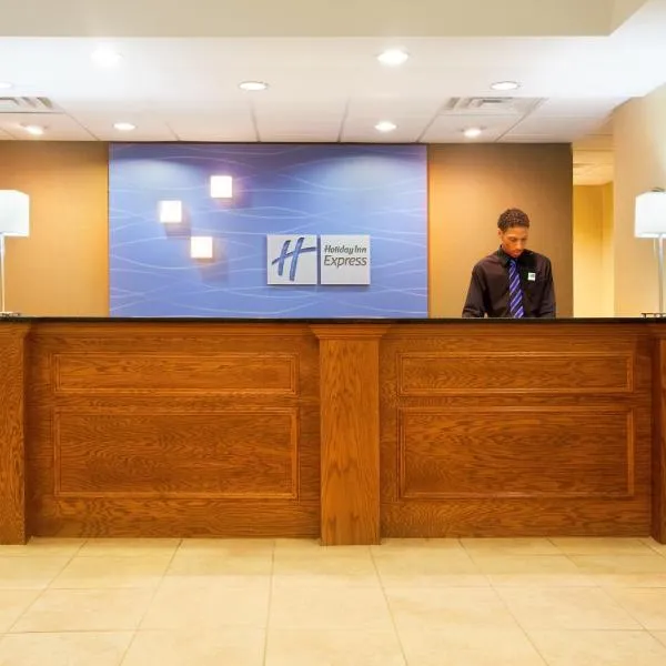 Holiday Inn Express Hotel & Suites Chicago South Lansing, an IHG Hotel, hotel din Harvey
