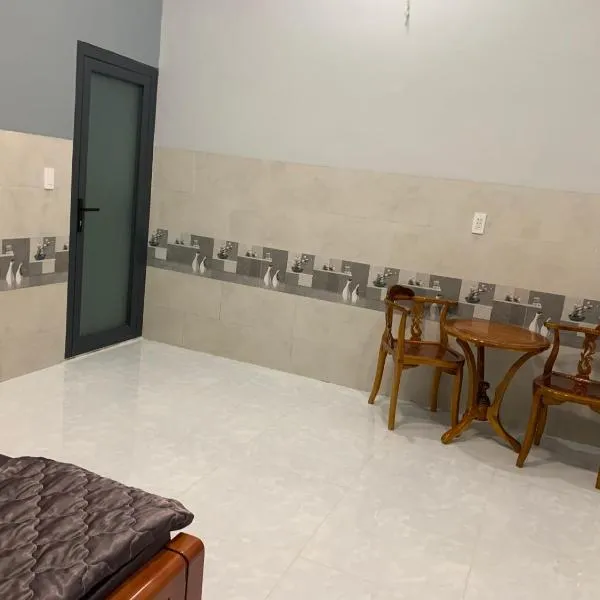 Nhà nghỉ Quốc Khánh, hotel v destinaci Dồng Xoài