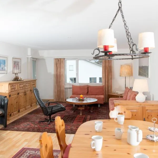 Familienapartment Lai Zentrum für 6 Personen Lenzerheide – hotel w mieście Lenzerheide