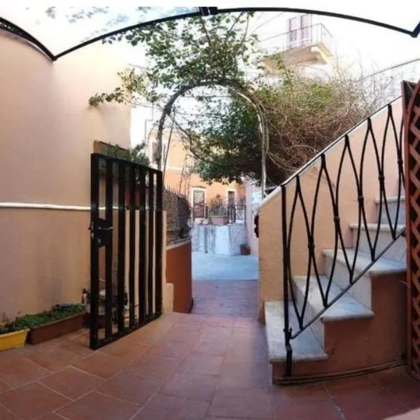 locanda genovese 20, hotel v destinaci La Maddalena