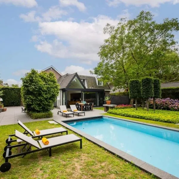 Fabulous 4 Bedroom Villa Eindhoven - KS10, hotel v Eindhovenu