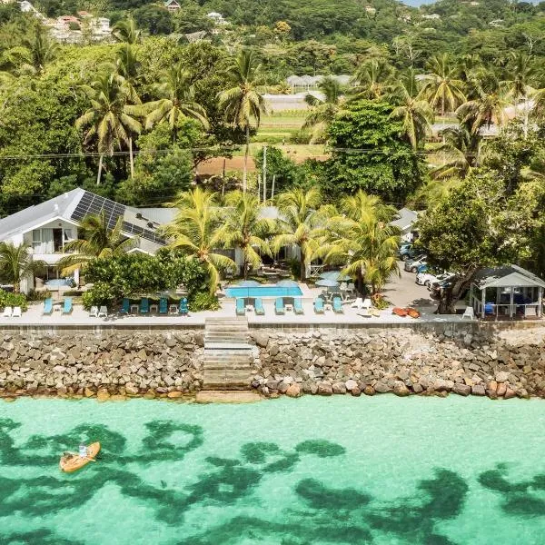 Le Nautique Beachfront Apartments, hotel ad Anse Royale