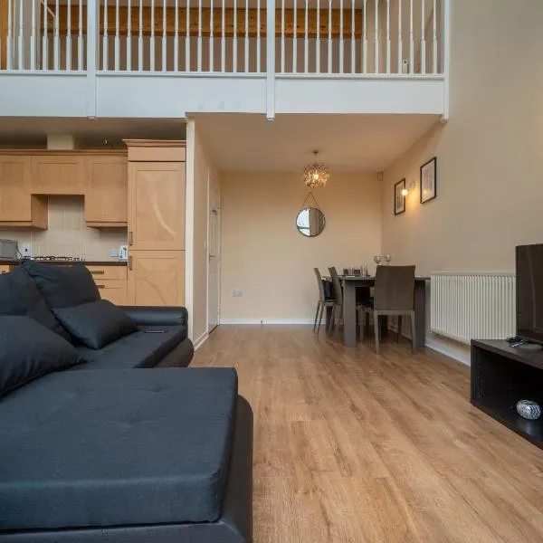 Luxury 2 Bed Apartment – Near Heathrow, Legoland, Windsor Slough, khách sạn ở Slough
