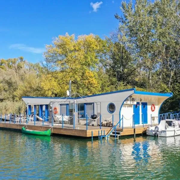 Očarujúci Houseboat na Dunaji, hotel in Bratislava