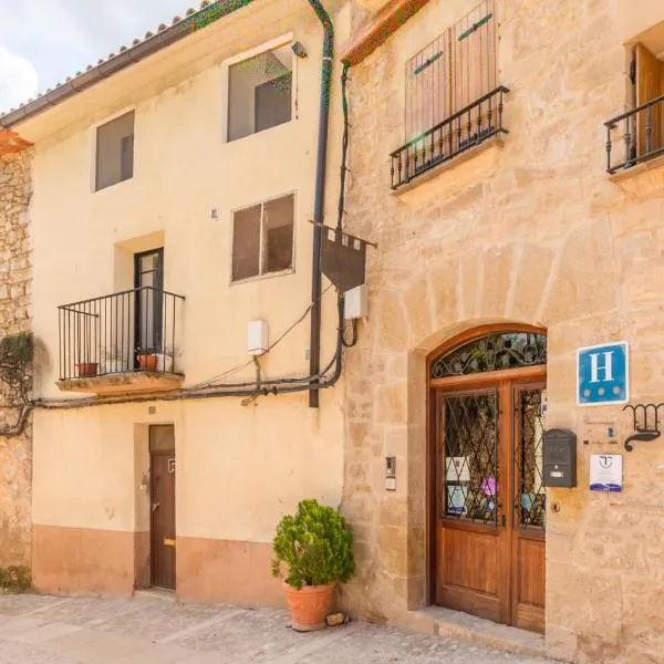 HOTEL EL CASTELL, hotel v destinaci Valderrobres