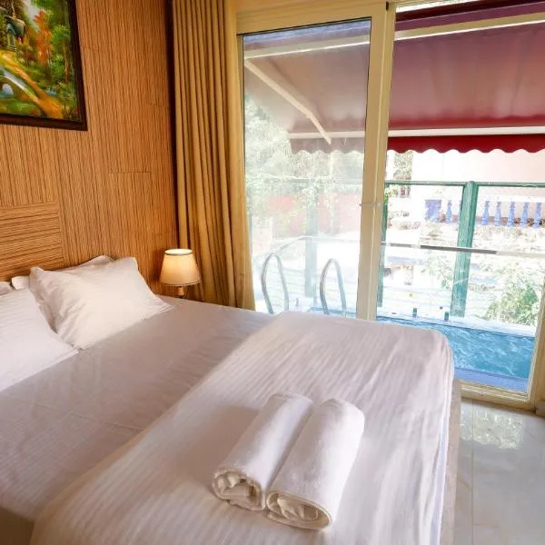 360 Bliss Dia Hotels, hotel in Nerul