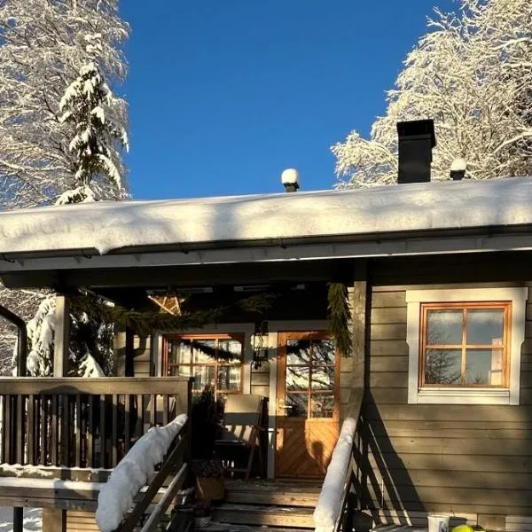 Sauna cabin in the heart of Nuuksio National Park: Tockskog şehrinde bir otel