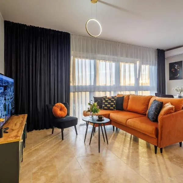 Emihouse Riverside Apartments โรงแรมในเชชูฟ