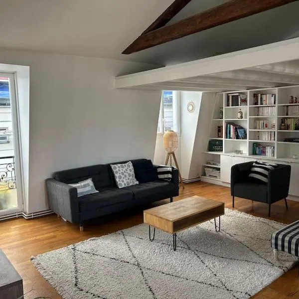 Appartement sur les toits de Paris vue Tour Eiffel 4 chambres