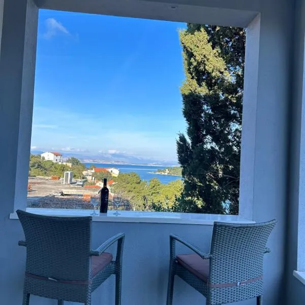 Family house Aldo, hotel in Rogač