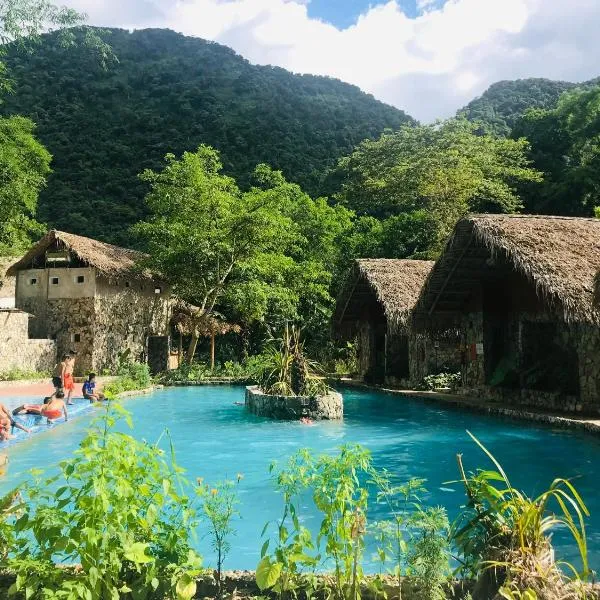 Le Pont Mu Waterfall Homestay, hotel di Ải Hạ