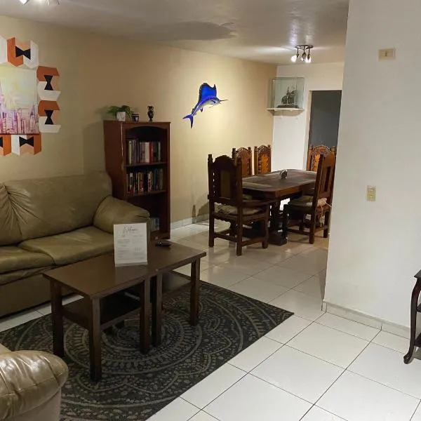 Spacious Rooftop House w/ King Bed, hotel v destinaci Tijuana