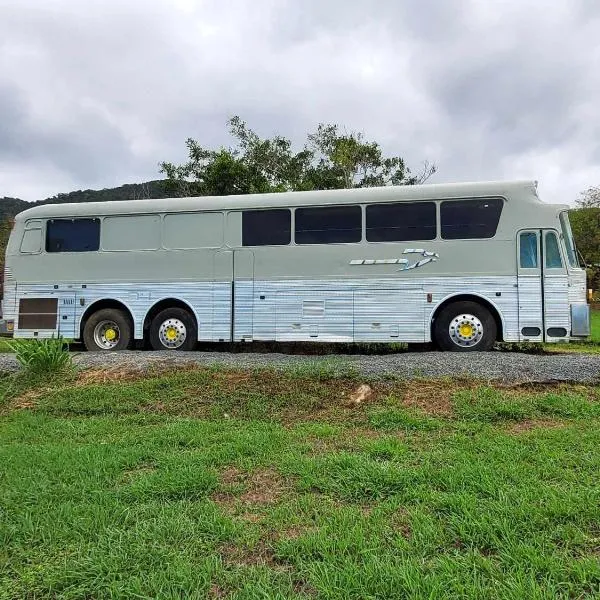 Le Big Bus、ブーライユのホテル