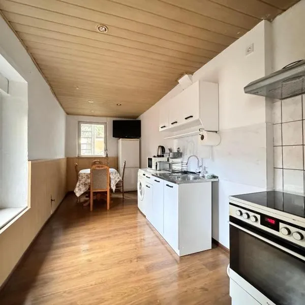 Gästehaus EMELI, hotel v destinaci Lutherstadt Eisleben