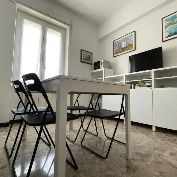 HOST IN LEVANTO - Scirocco con biciclette, hotel in Levanto
