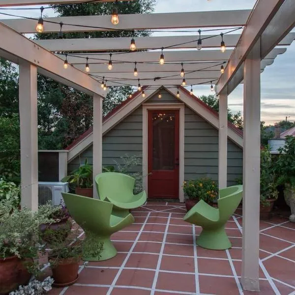 Roof Terrace Oasis, hotel din Savannah