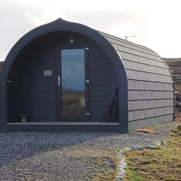 Grimsay Glamping, North Uist - Pod Glas, hotel in Creagorry
